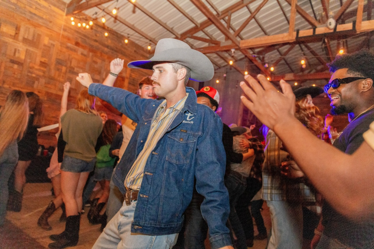 The Fits of Fall: Howdy Homecoming or Sweater Weather and Howdy Homecoming: Fall at SNU