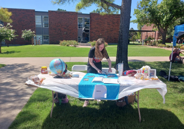 OnMission: Students Spread Hope One Sandwich at a Time