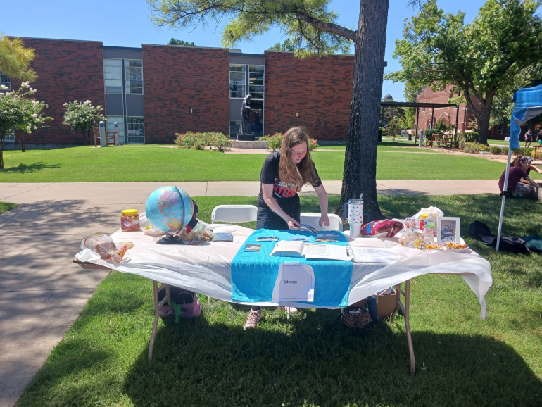 OnMission: Students Spread Hope One Sandwich at a Time